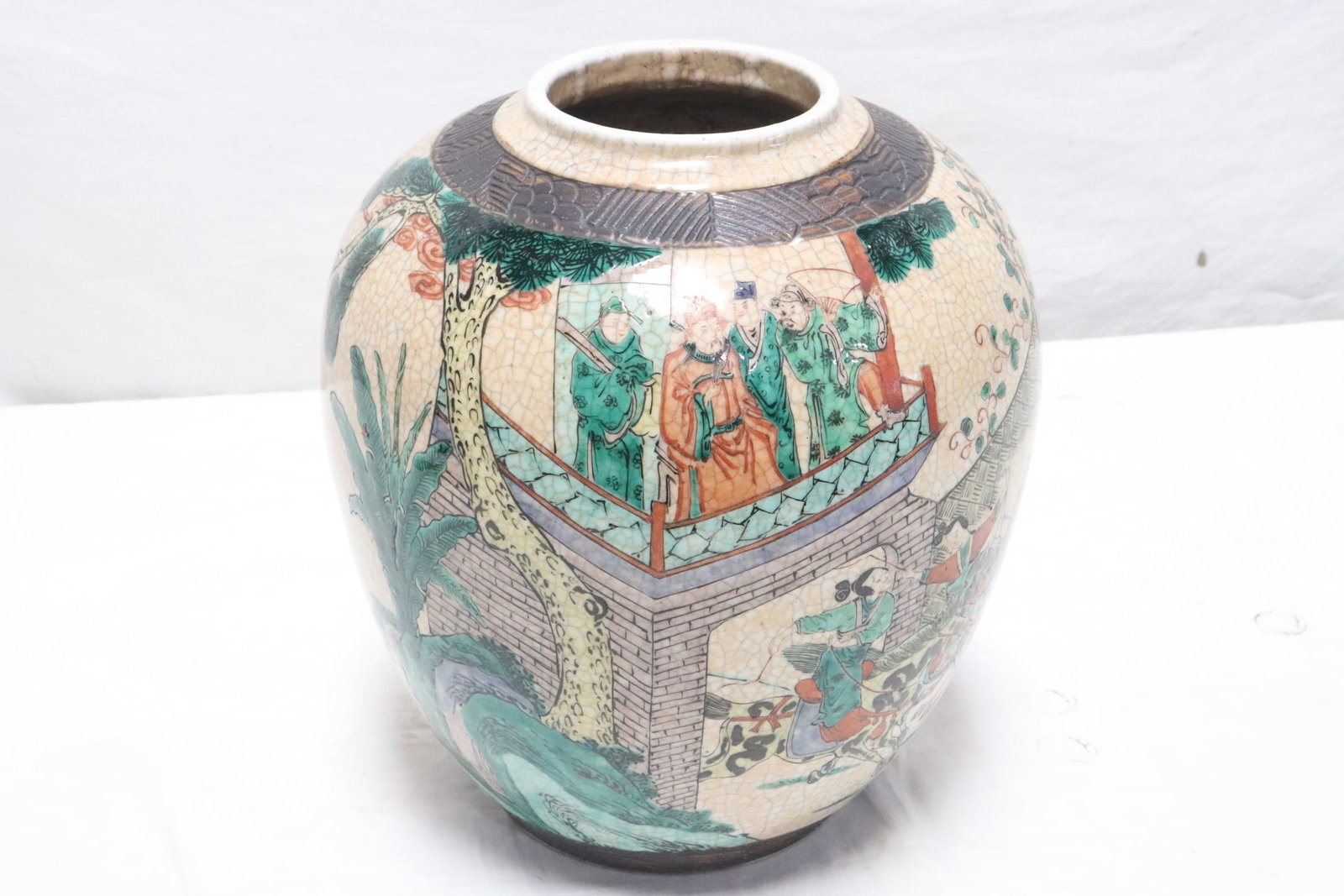 Chinese antique large crackleware jar (1 of 9)