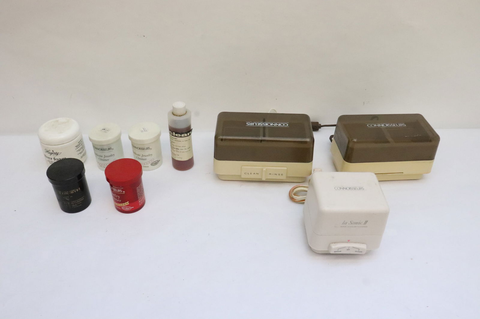 Large set of jewelry cleaning tools (1 of 5)