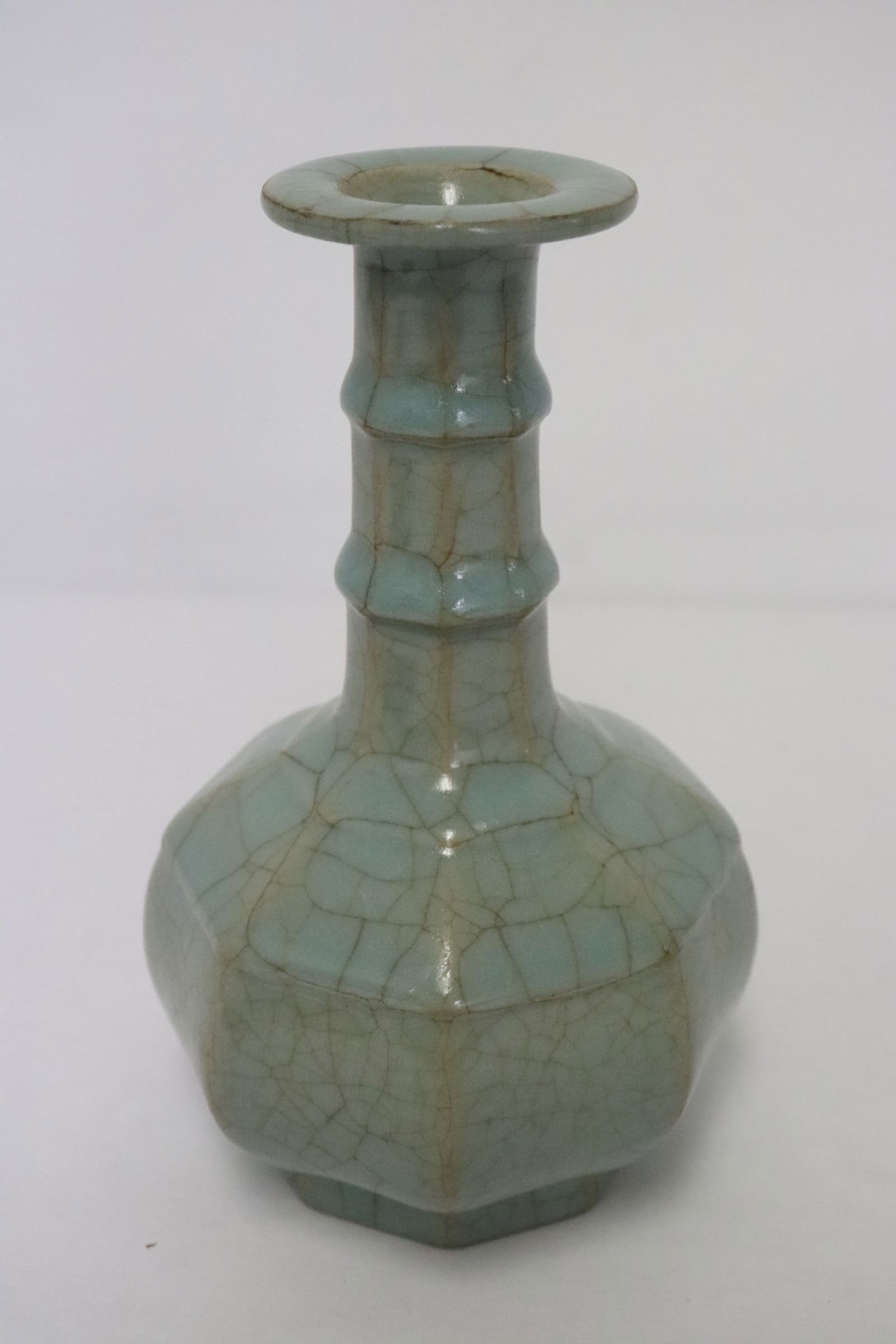 A Song style crackleware vase (1 of 6)