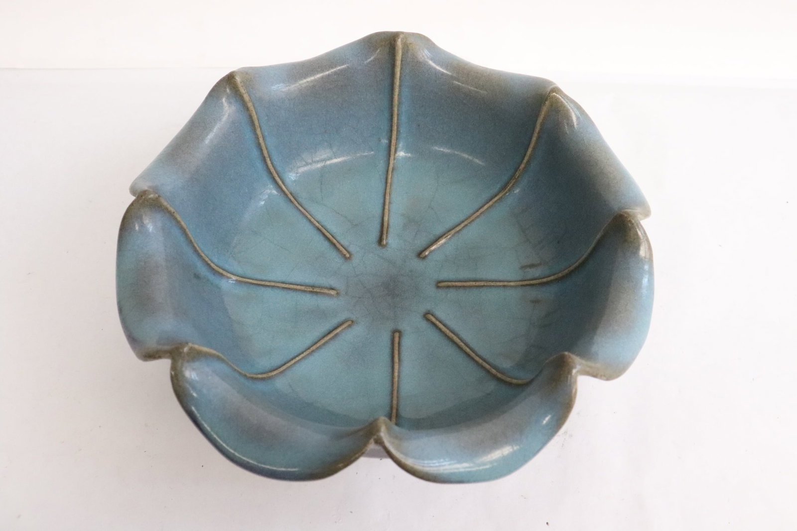 A Song style bowl with foliate edge: A Song style bowl with foliate edge, 3.26"x8.15"dia