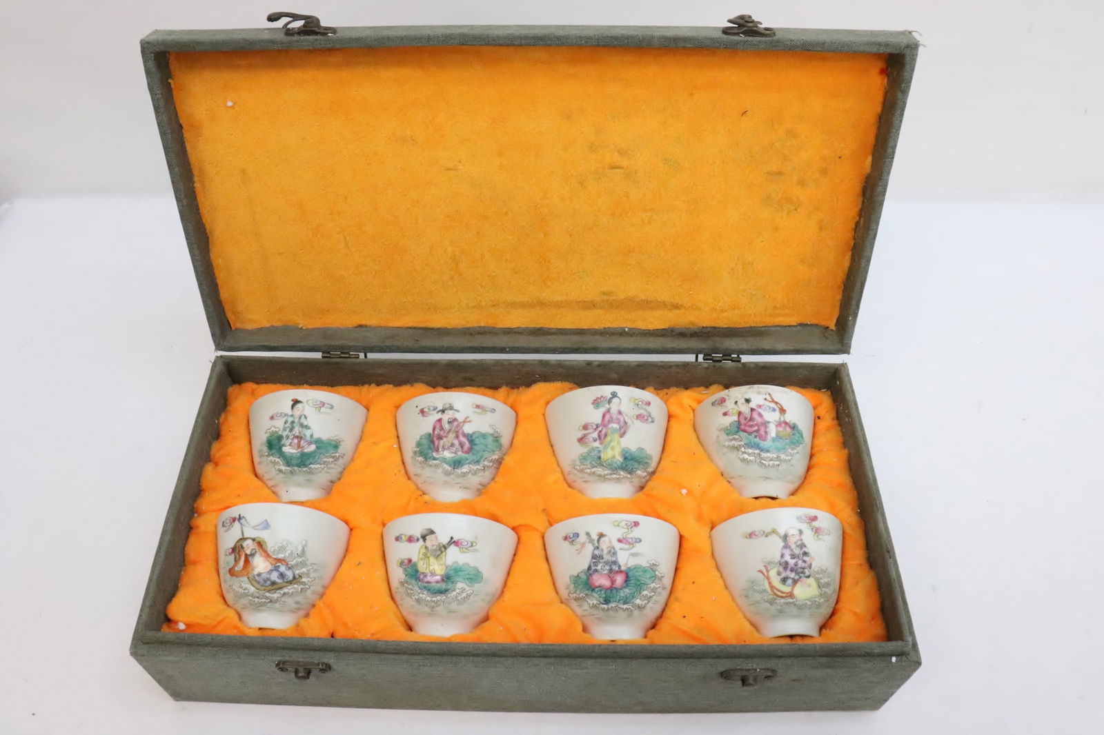 Set of 8 famille rose porcelain tea cups in box (1 of 12)