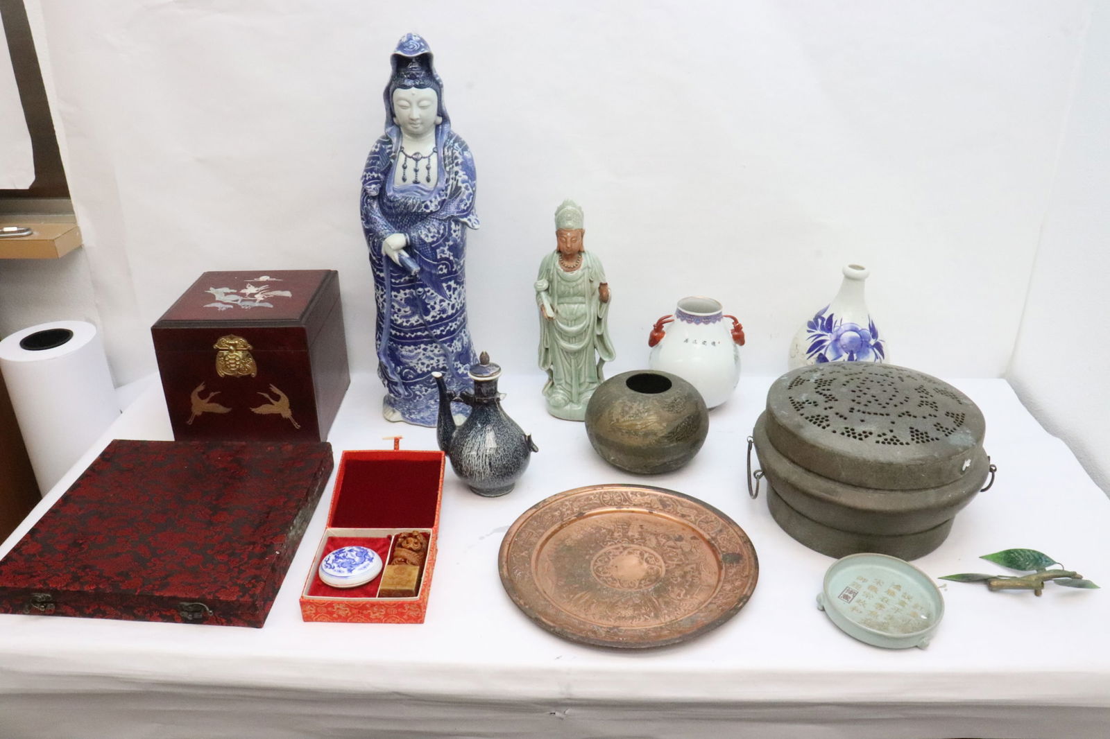 Lot of misc. Asian items, chips and damage (1 of 16)