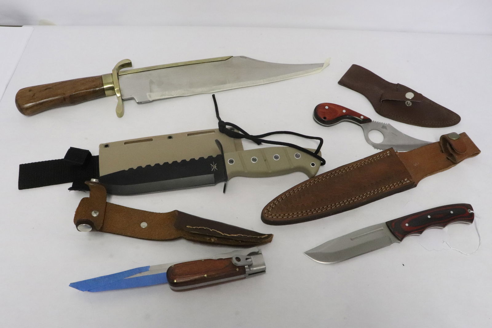 5 bowie knives: 5 bowie knives; including a very large example, and a switchblade, 7.4"L - 18.65"L