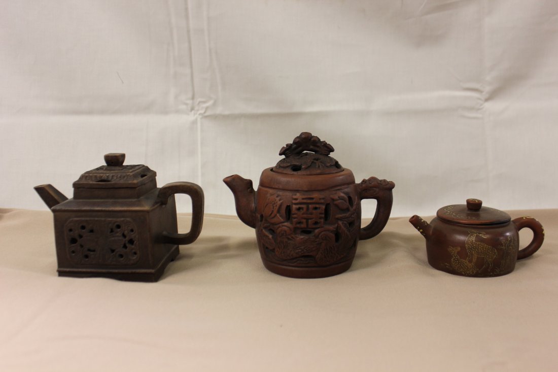 3 Chinese clay Yixing teapots: 3 Chinese clay Yixing teapots, 4.5"x6"x3.5", 4"x6"x3.5", 2.3"x4.7"x3"