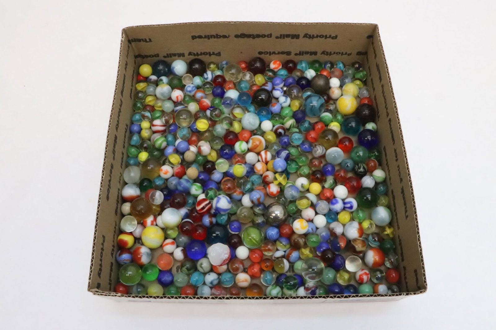 Large lot of marbles: Large lot of marbles