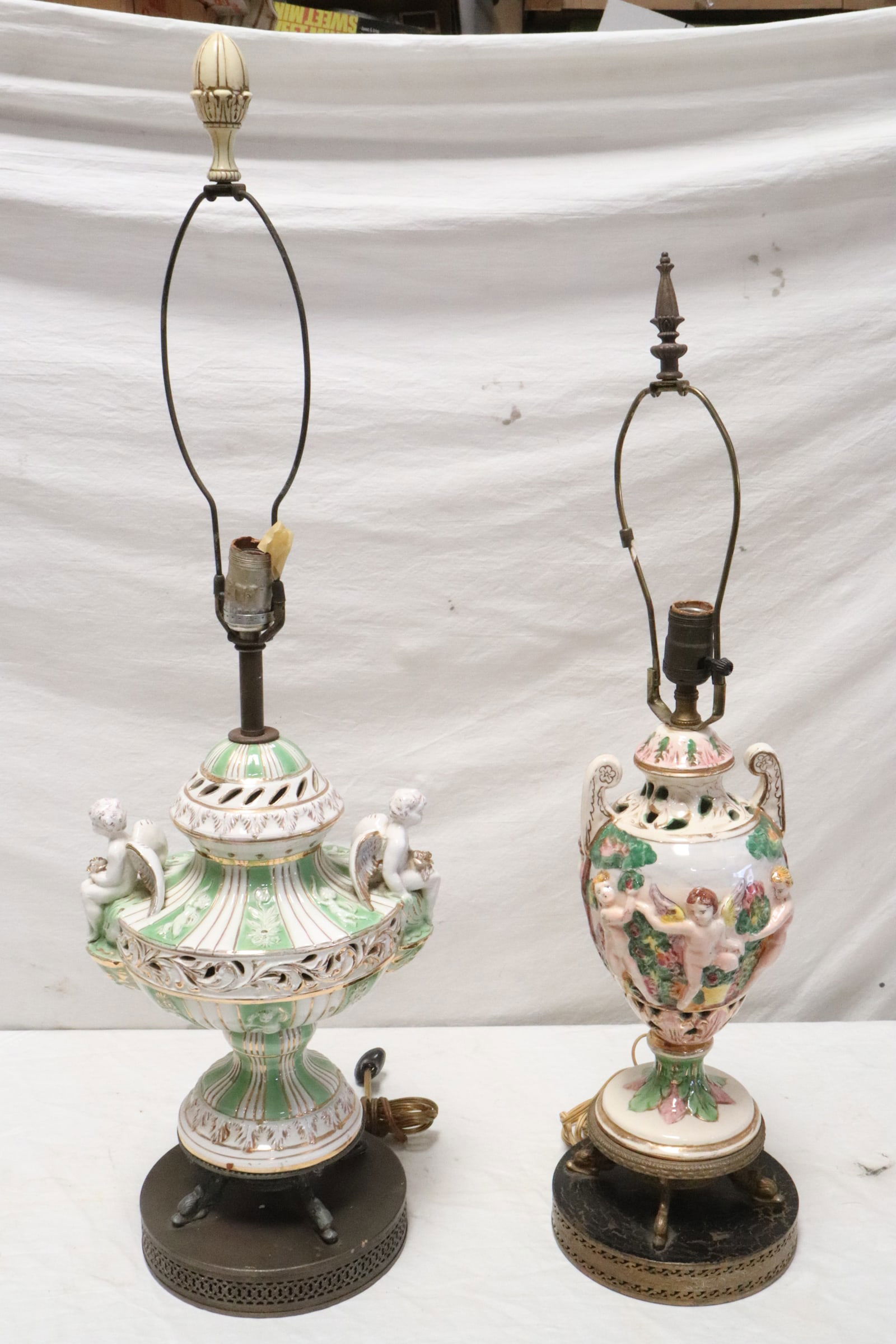 2 vintage Italian capodimonte porcelain lamps: 2 vintage Italian capodimonte porcelain lamps, 29.3"H, 34.4"H