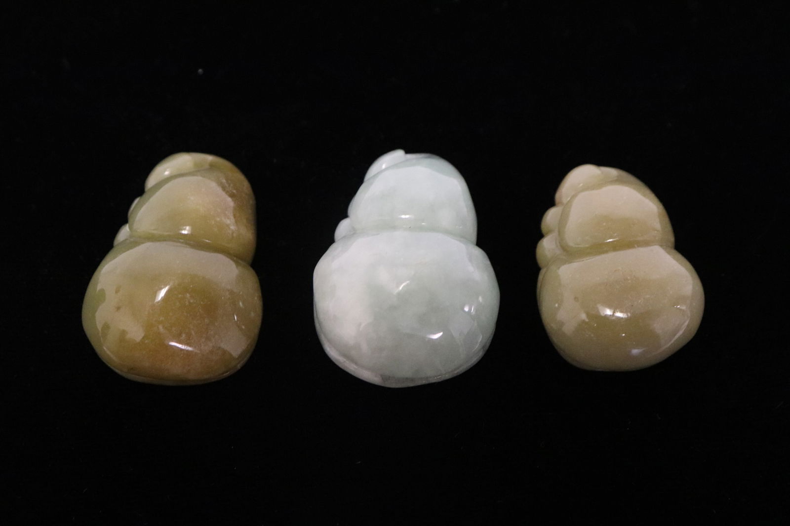 3 jadeite carved gourd shape ornaments: 3 jadeite carved gourd shape ornaments, 0.48"x1.15"x0.8" - 0.5"x1.3"x0.85"