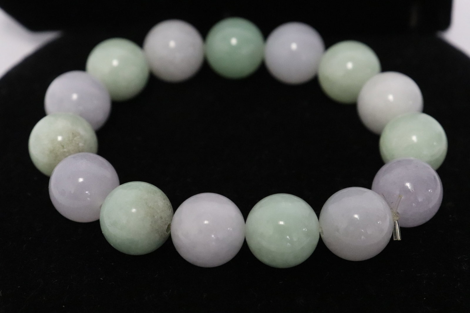 A lavender & light apple green jadeite bead bracelet (1 of 6)