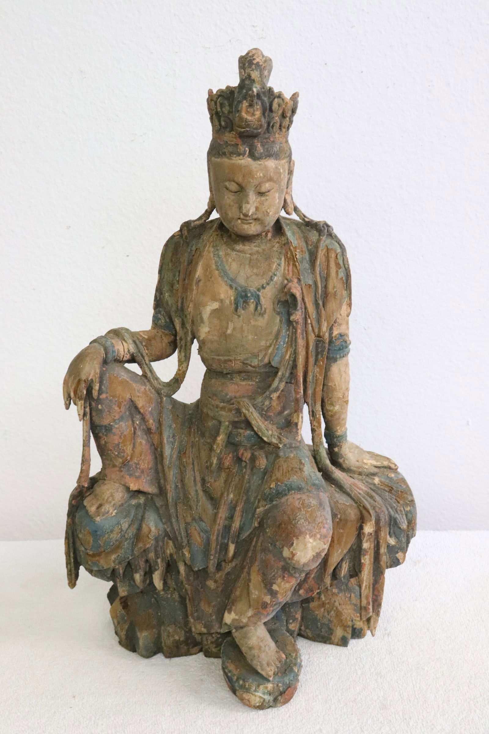 Fine Chinese wood carved deity (1 of 8)