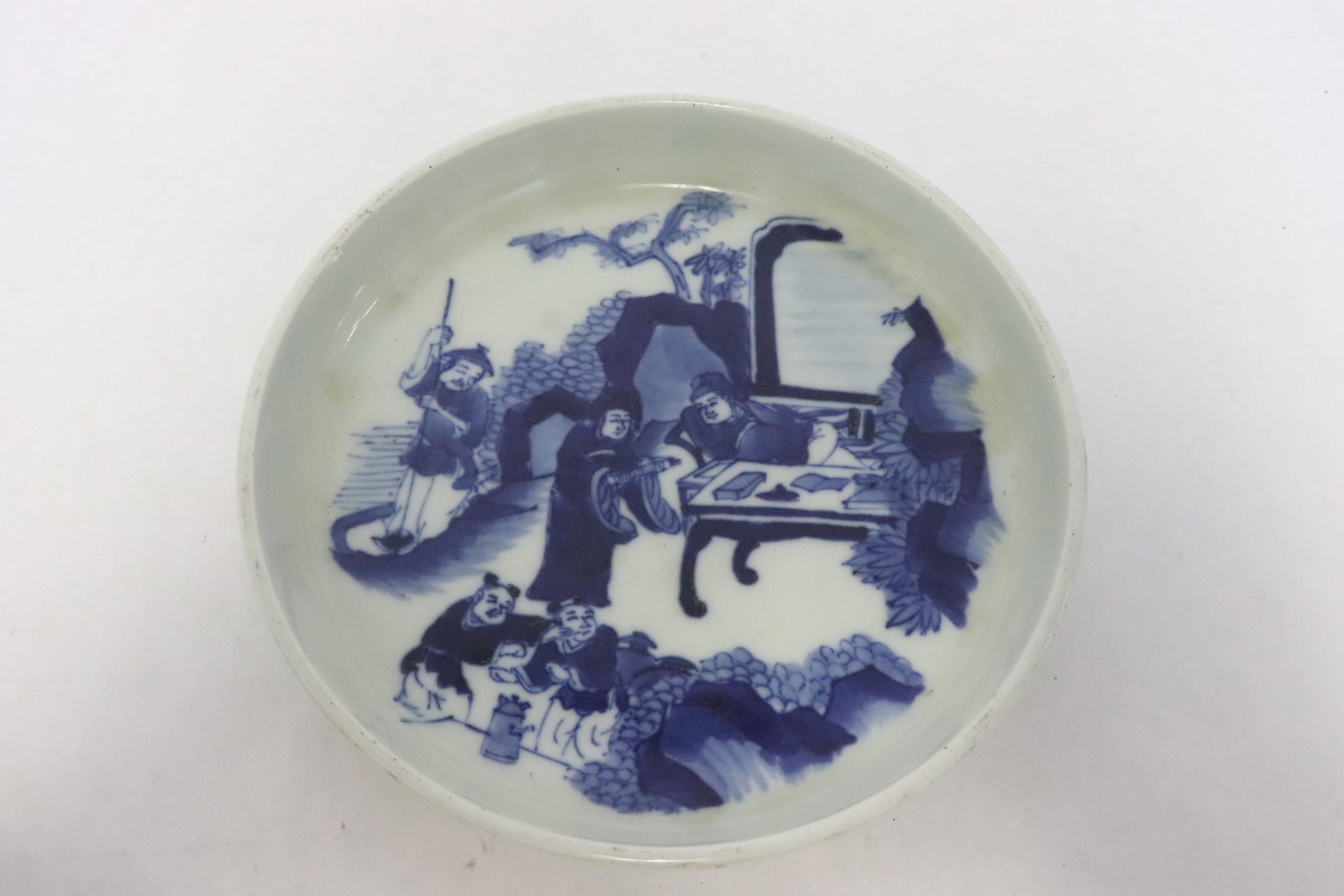 Blue and white porcelain brush wash: Blue and white porcelain brush wash, 1.35"x6.1"dia