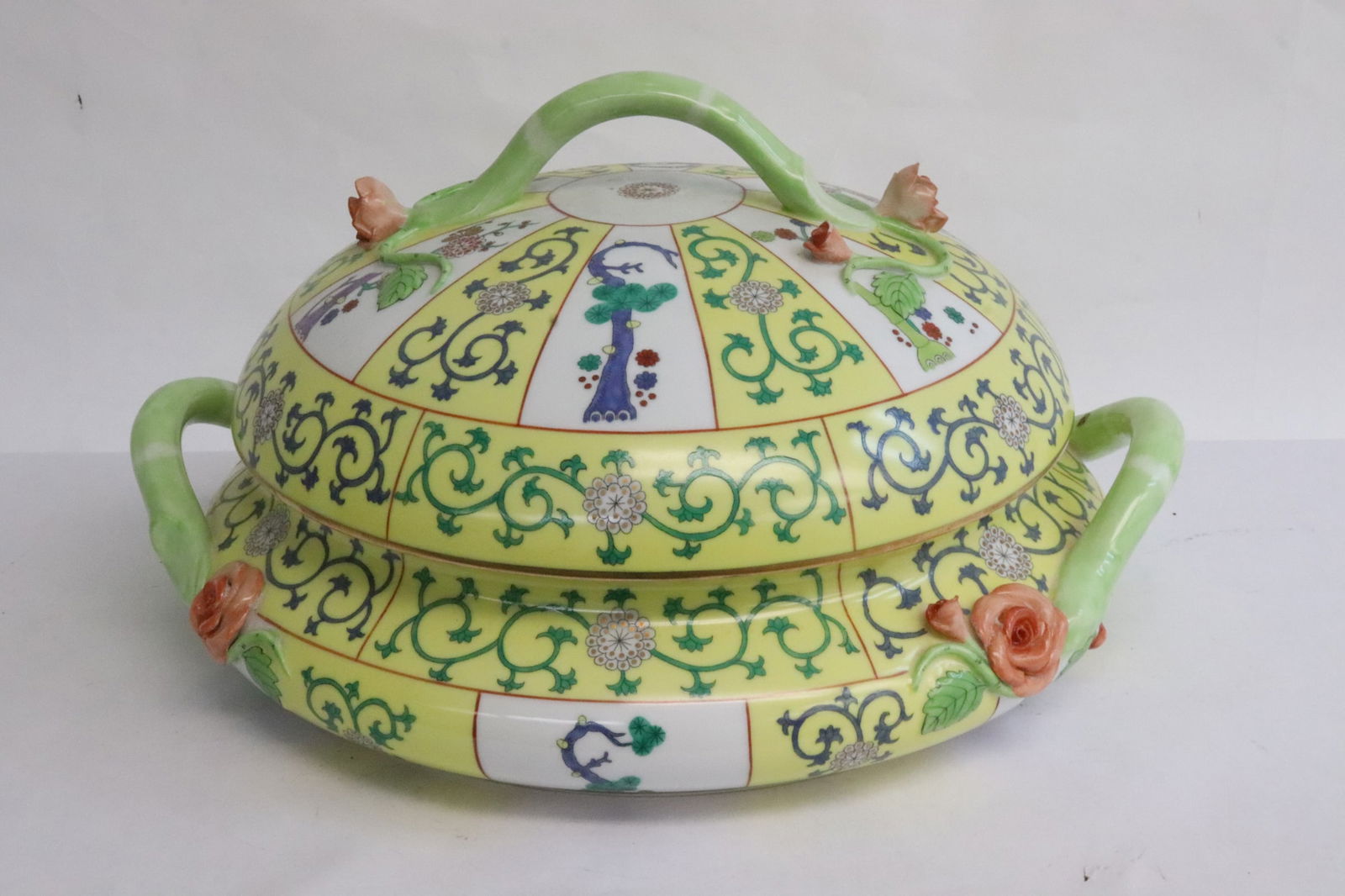 Large Herend porcelain covered tureen (1 of 8)