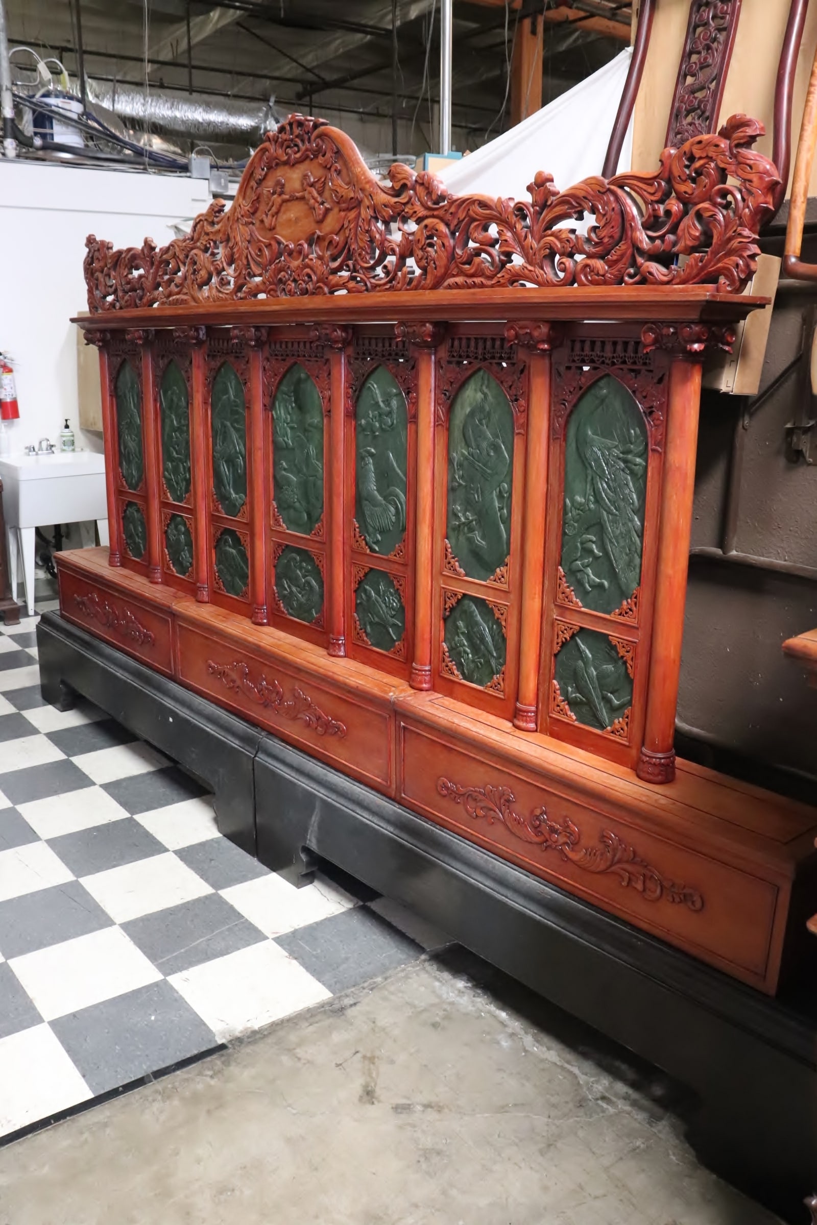 Chinese 7-panel spinach jade room divider (1 of 20)