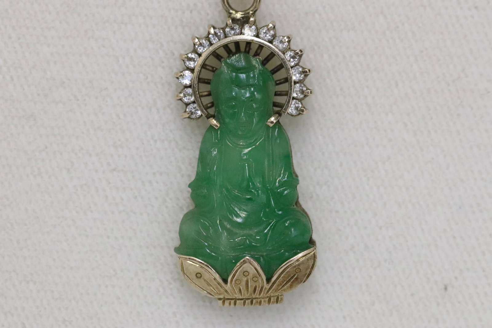 18K YG jadeite diamond pendant w/ GIA report (1 of 9)