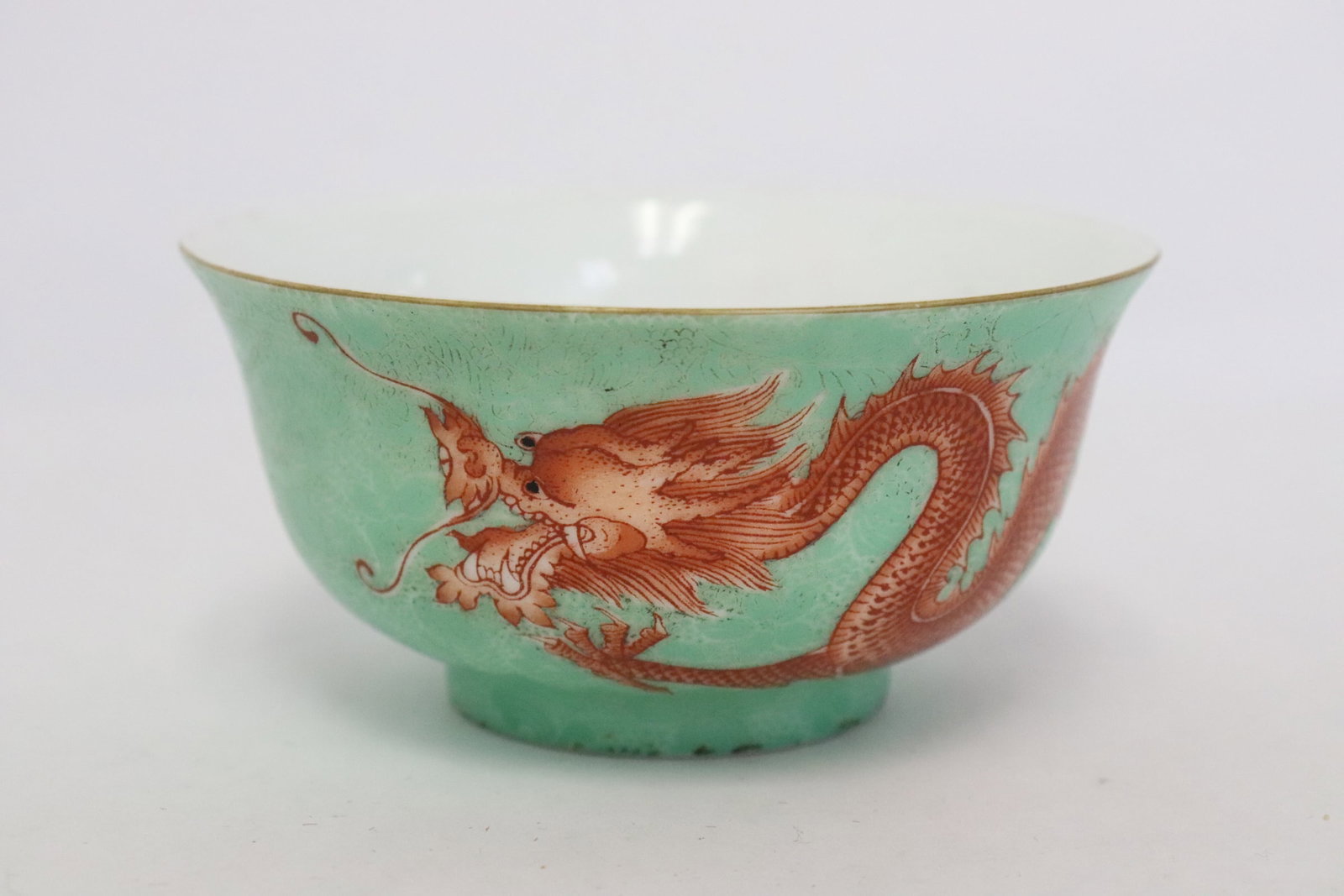 Chinese famille rose porcelain tea cup: Chinese famille rose porcelain tea cup, 1.74"x3.5"dia
