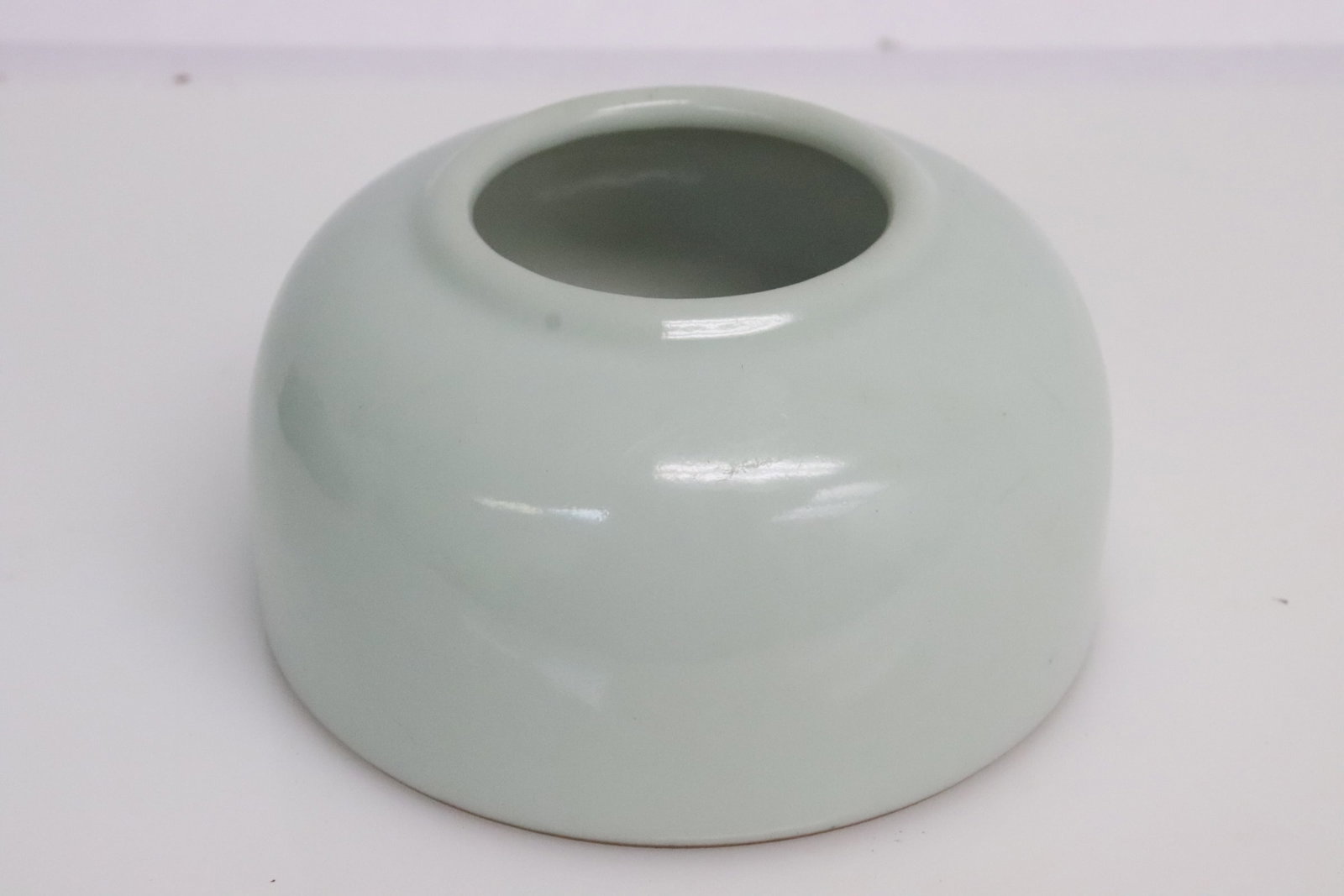 Chinese antique porcelain water dripper, Qianlong mark (1 of 6)