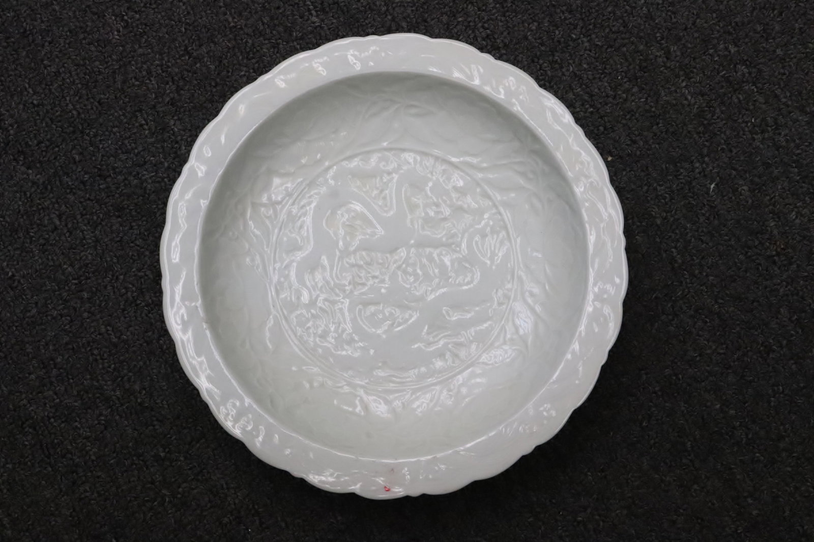 Light celadon porcelain plate (1 of 7)
