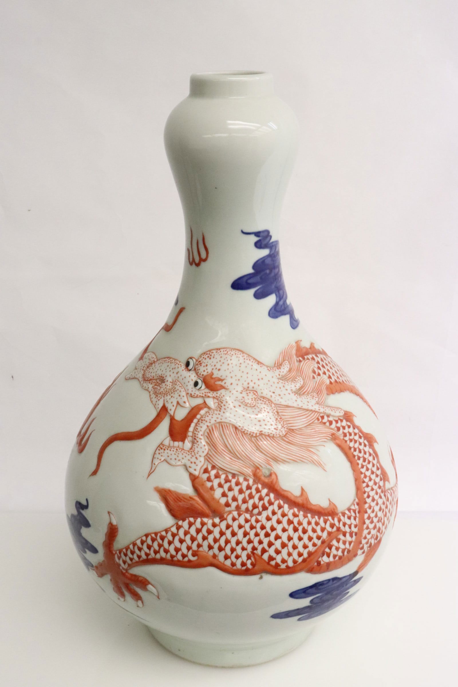 blue, red & white porcelain garlic top bottle vase (1 of 9)