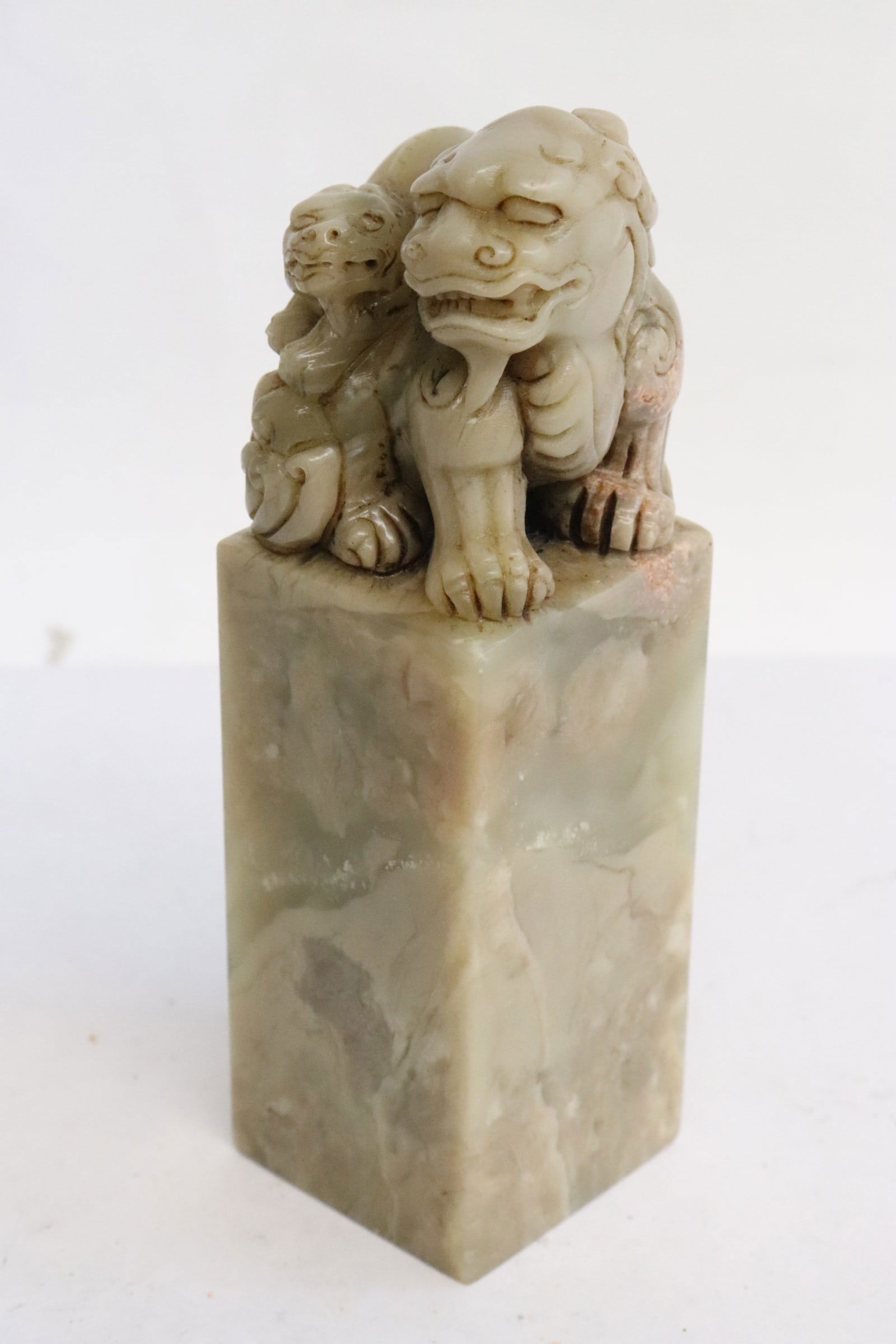 A finely carved shoushan stone seal (1 of 9)