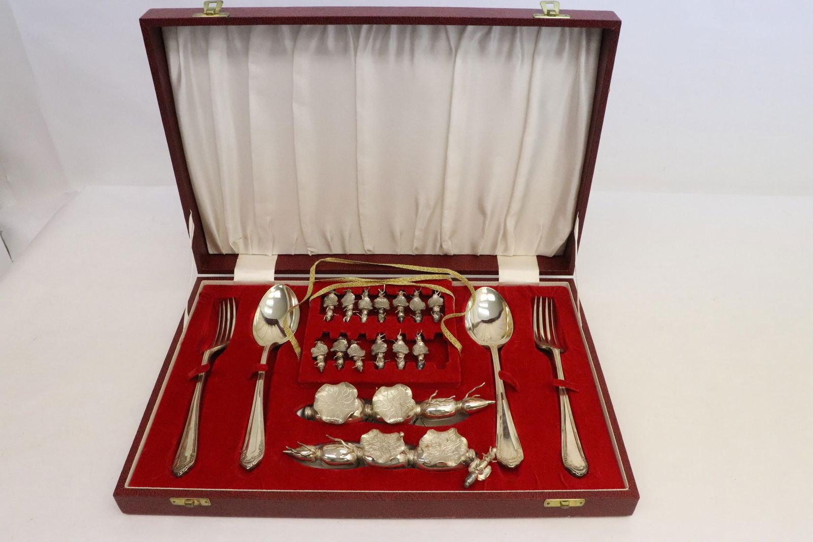 Very fancy sterling silver table set (1 of 10)