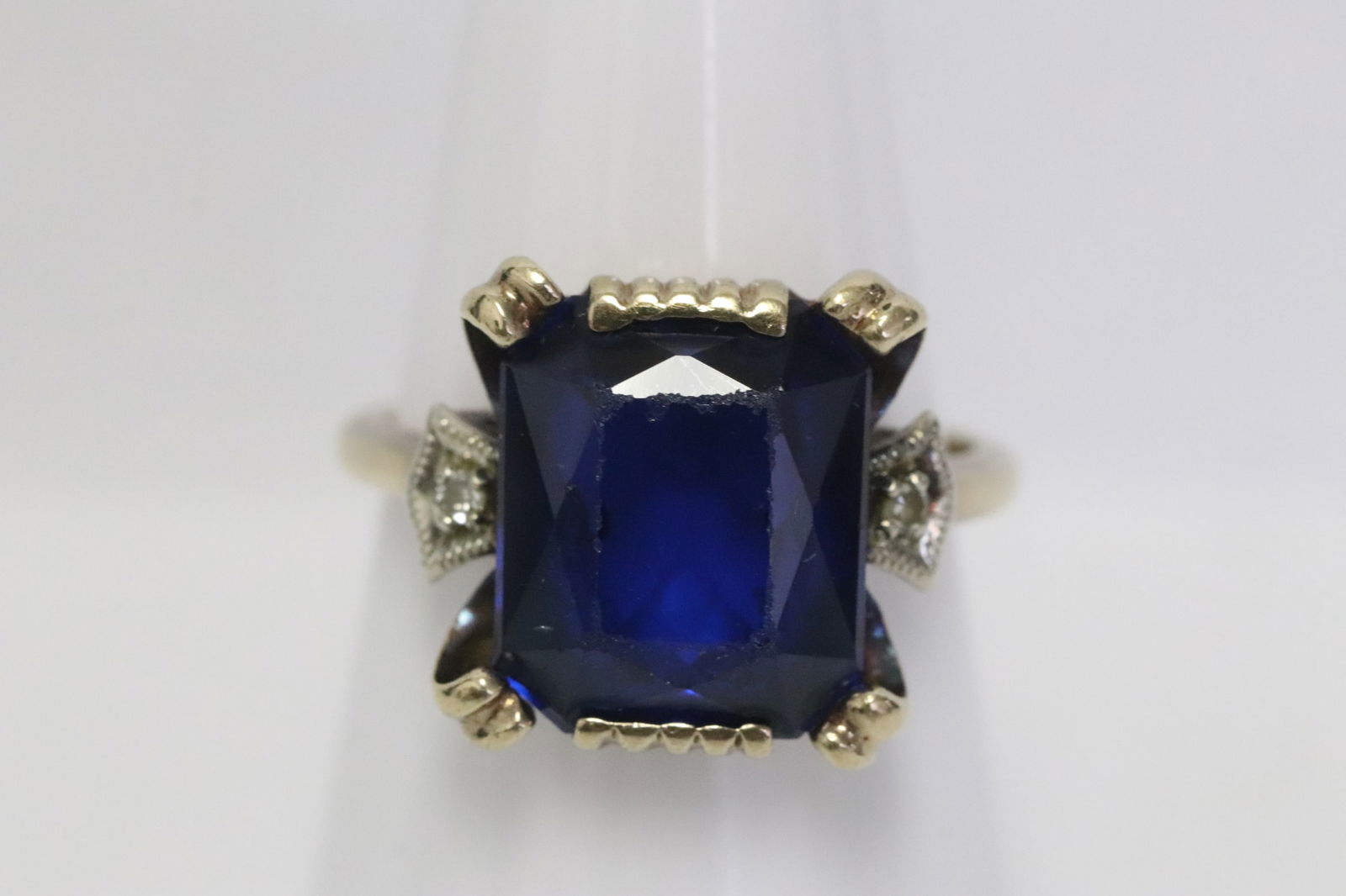 10K Y/G ring with a blue stone & diamonds (1 of 9)