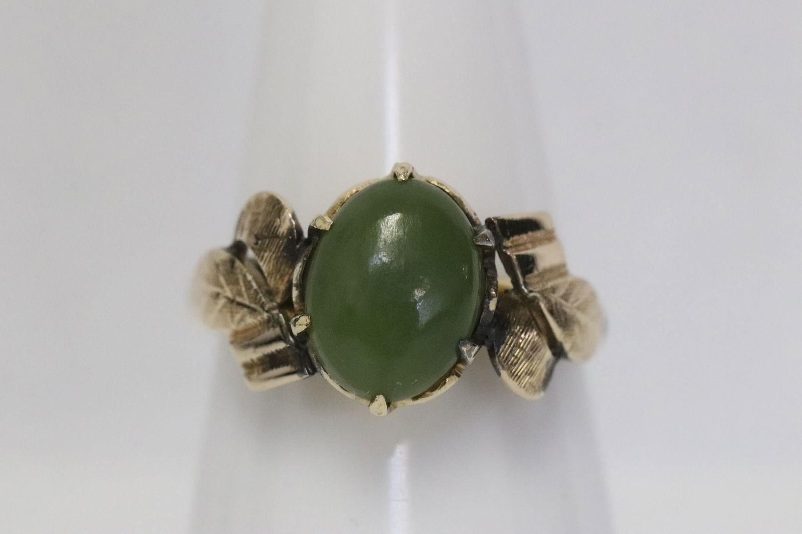 A 10K rose gold floral design jadeite ring (1 of 8)