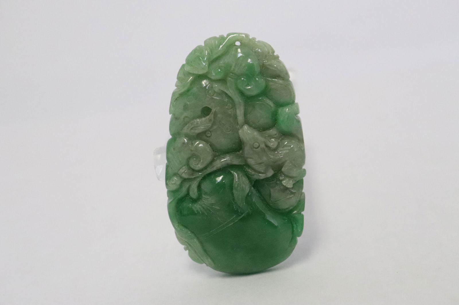Fine jadeite carved ornament (1 of 6)