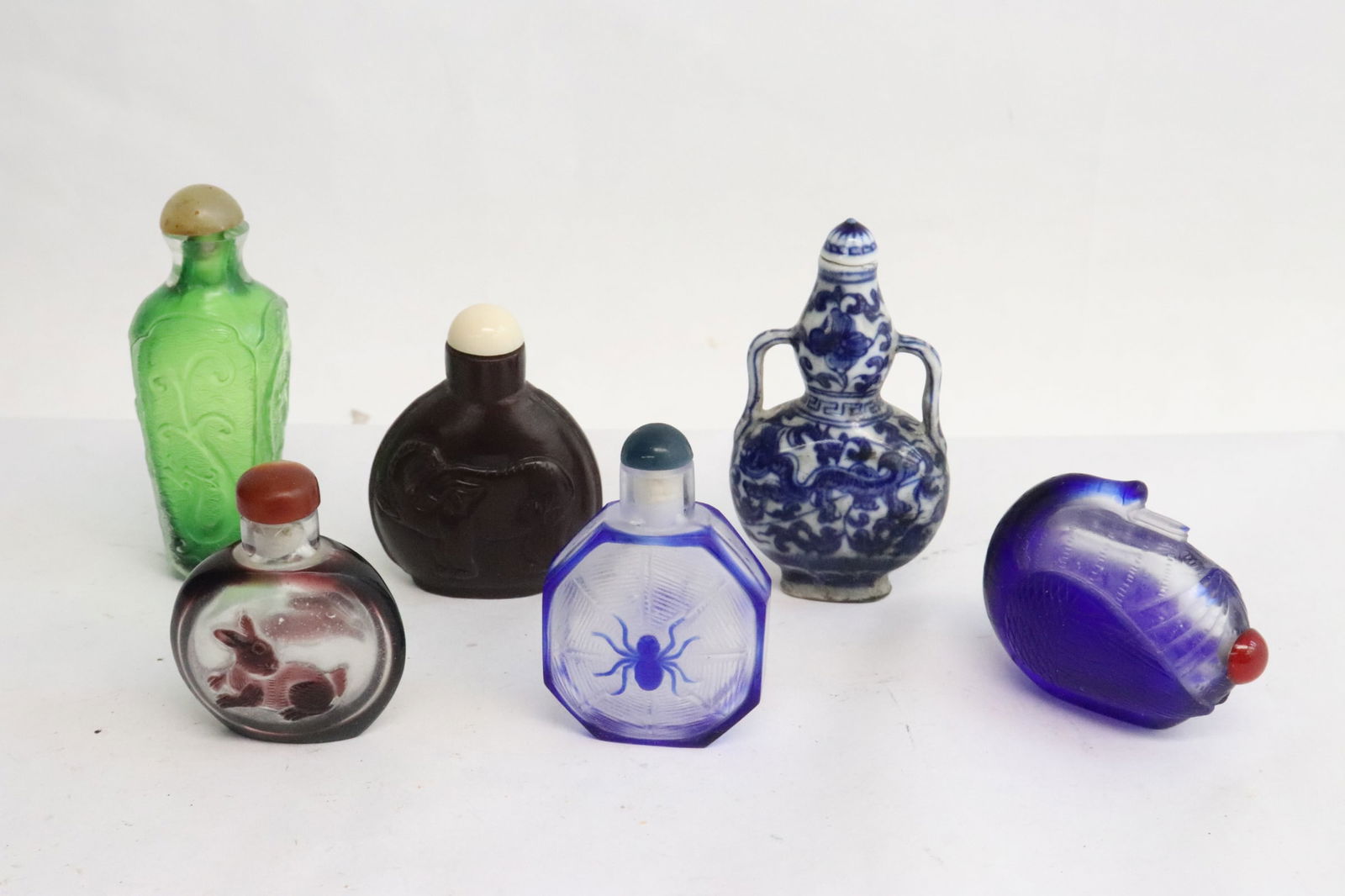 6 Chinese snuff bottles (1 of 10)