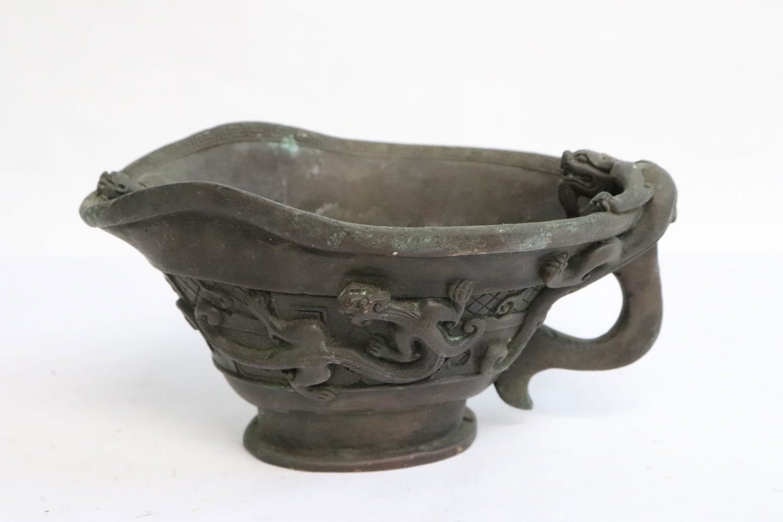 Very heavy Chinese bronze libation cup (1 of 6)