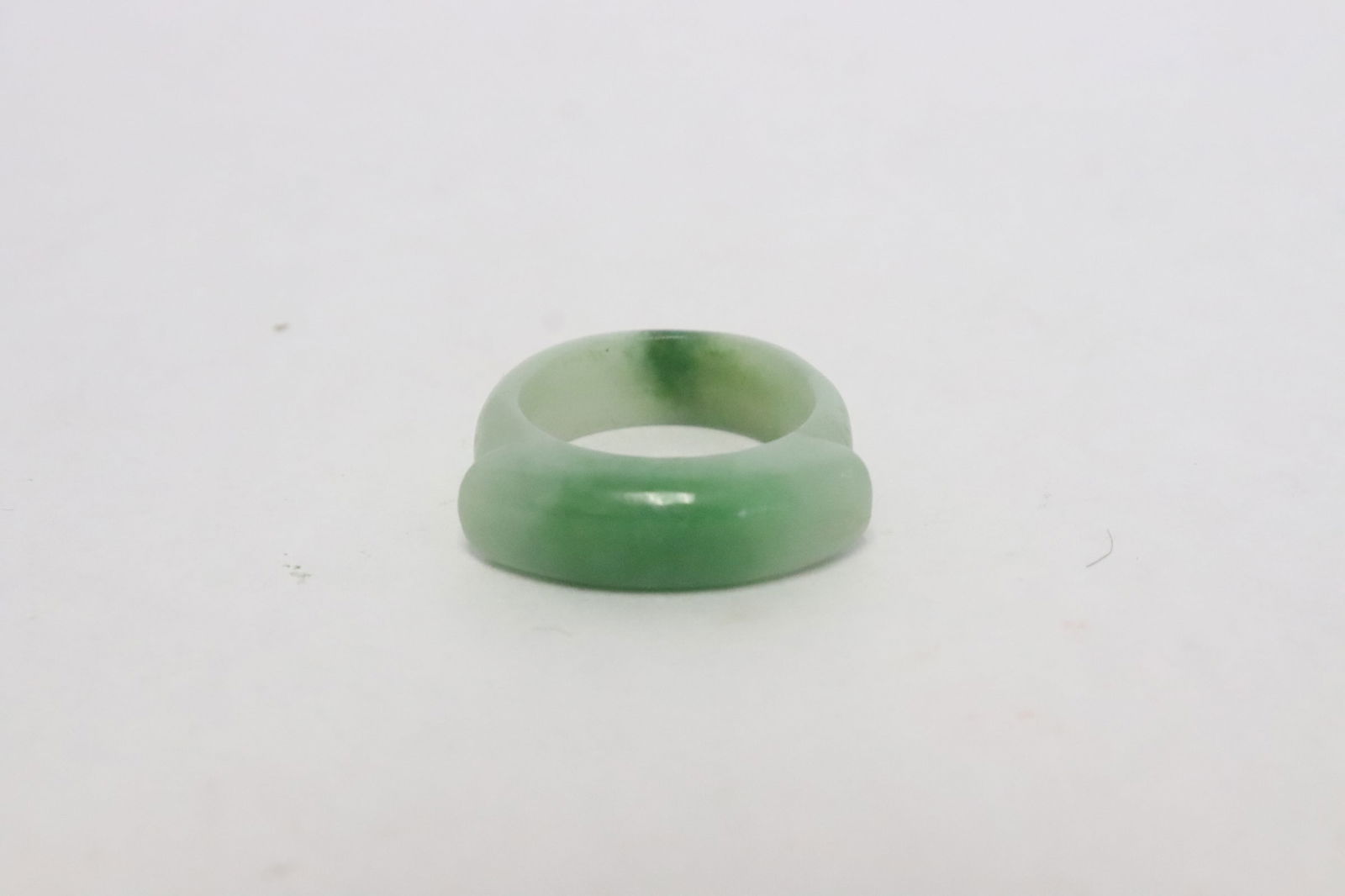 A jadeite saddle ring (1 of 5)