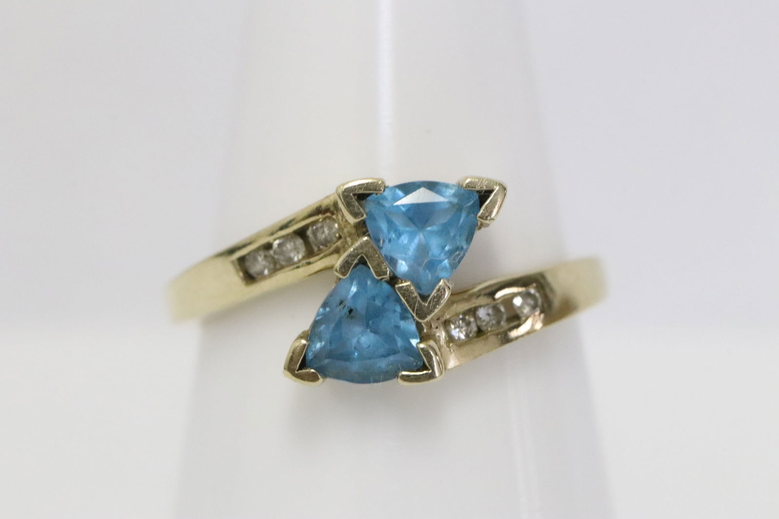 10K Y/G ring set w/ blue stones & diamonds (1 of 7)