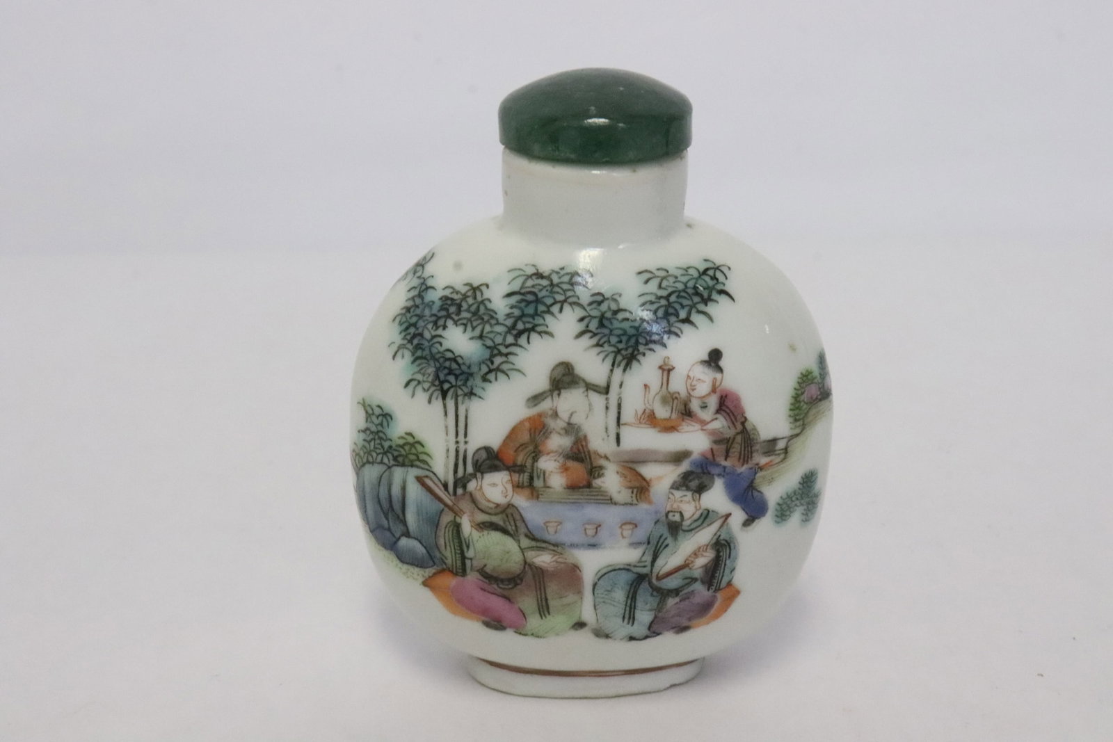 Chinese famille rose porcelain snuff bottle: Chinese famille rose porcelain snuff bottle, 3.4"x2.75"x1.5"