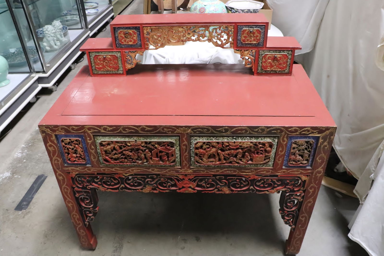 Beautiful Chinese antique painted and carved desk: Beautiful Chinese antique painted and carved desk, 40.2"x42.2"x20.7"