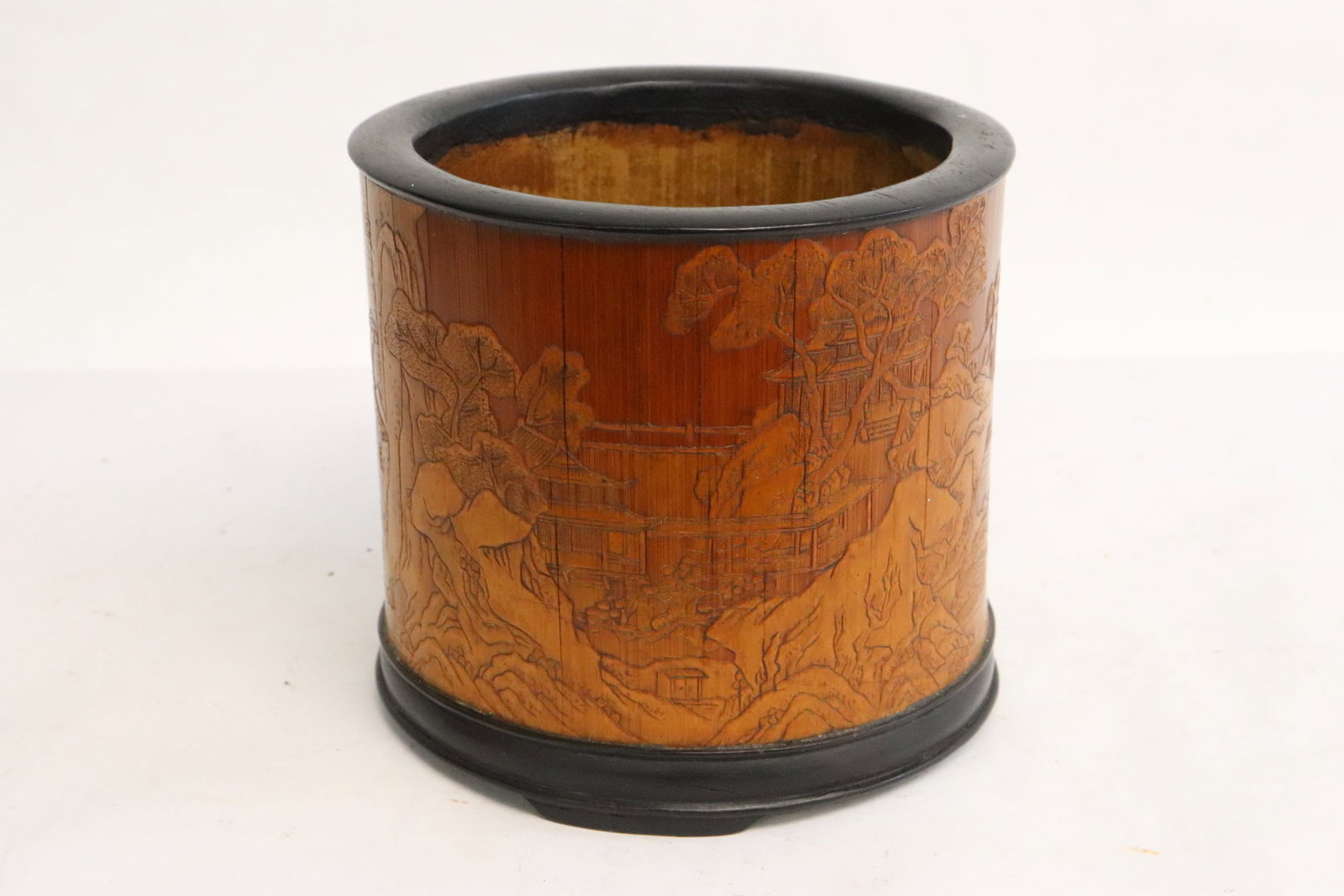 Chinese 19th century bamboo carved brush holder: Fine Chinese 19th century bamboo carved brush holder, 4.05"x4.35"x4.25"