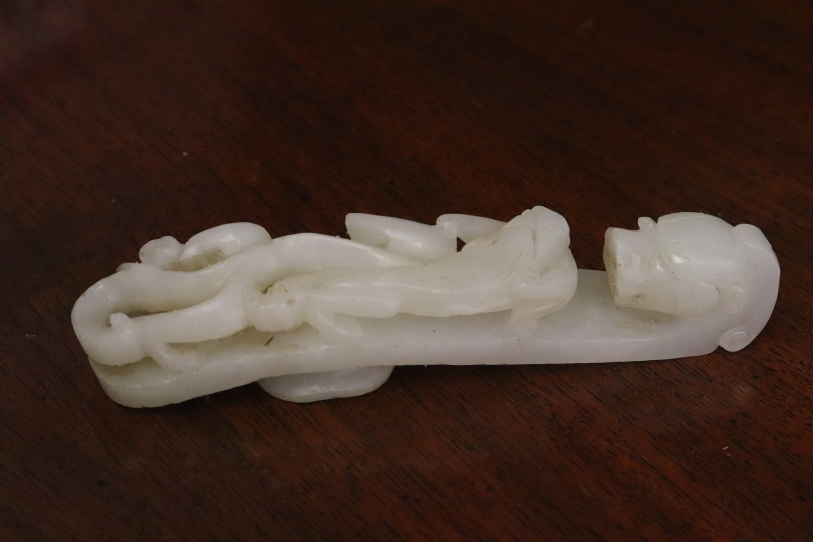 Chinese jade carved belt buckle: Chinese jade carved belt buckle, 4"L