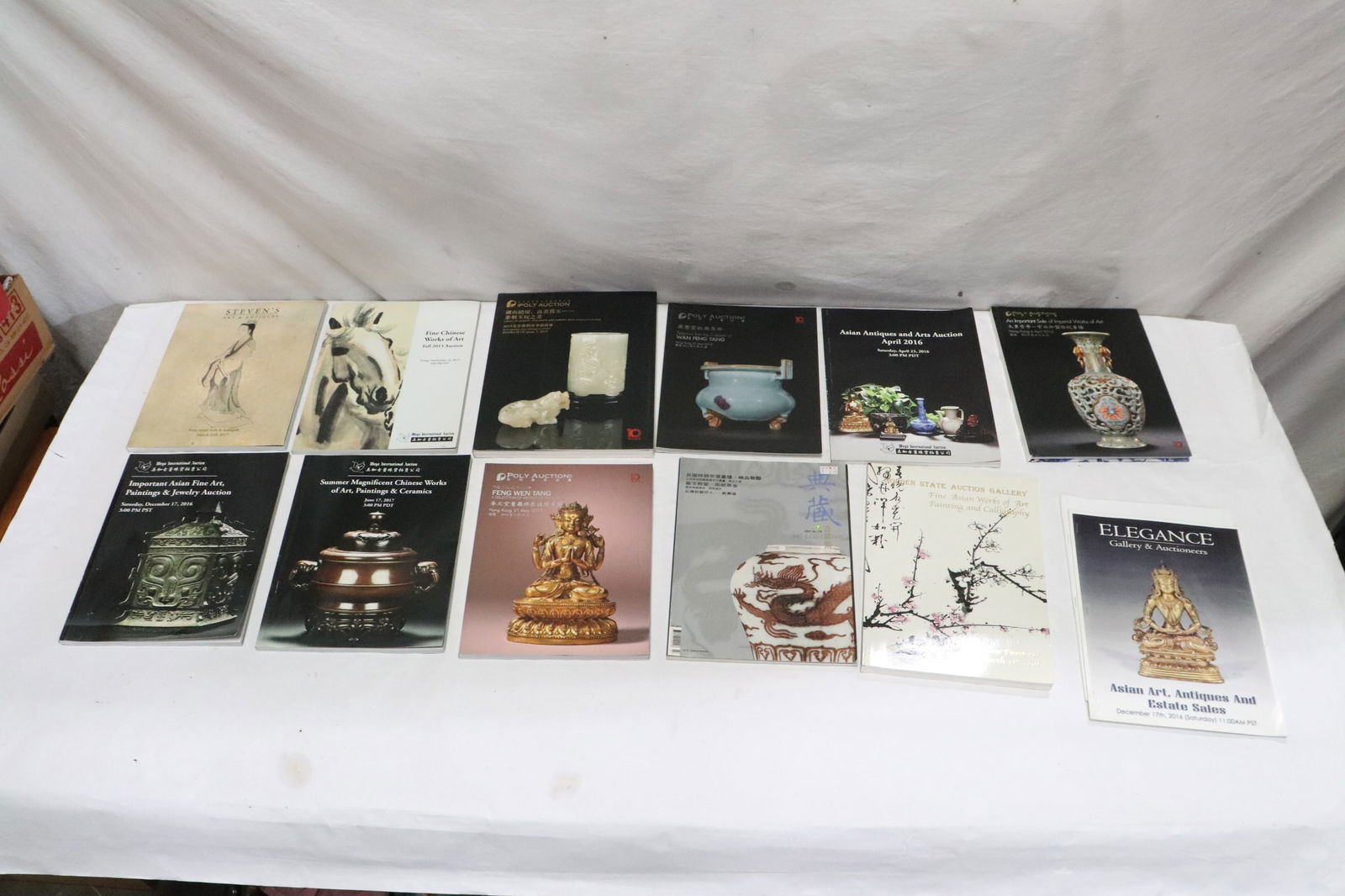 Lot of Chinese antique & work of art auction catalogs: Lot of Chinese antique and work of art auction catalogs