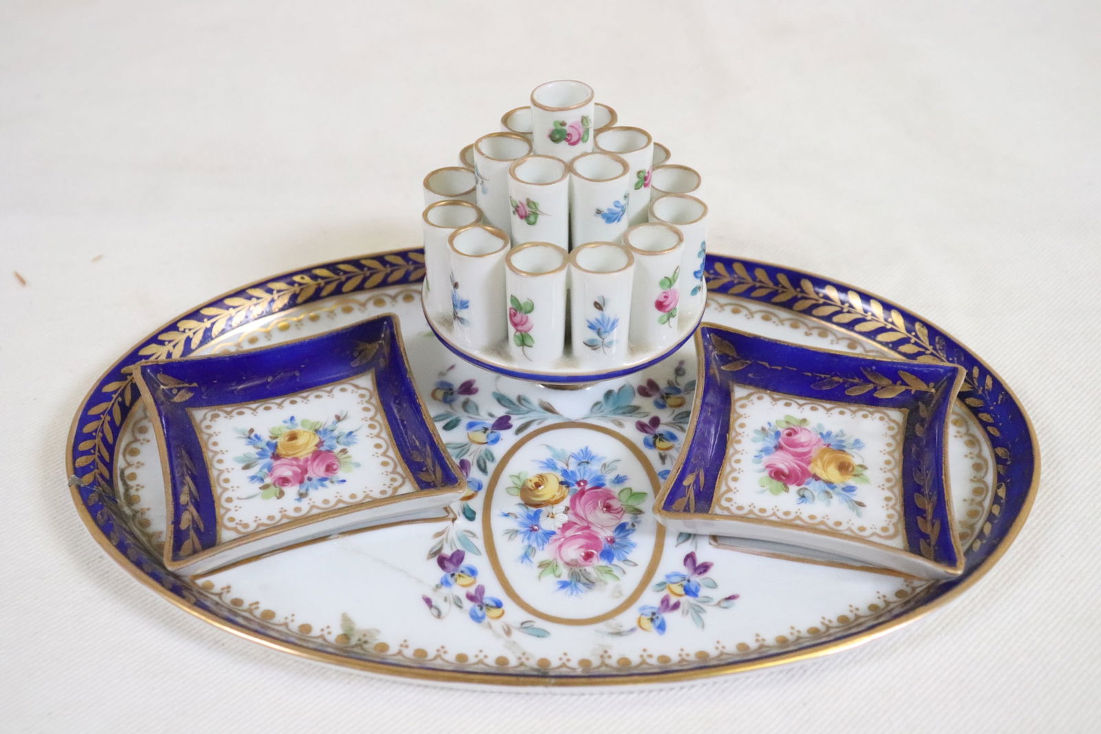 3 pieces Dresden cigarette serving (1 of 10)