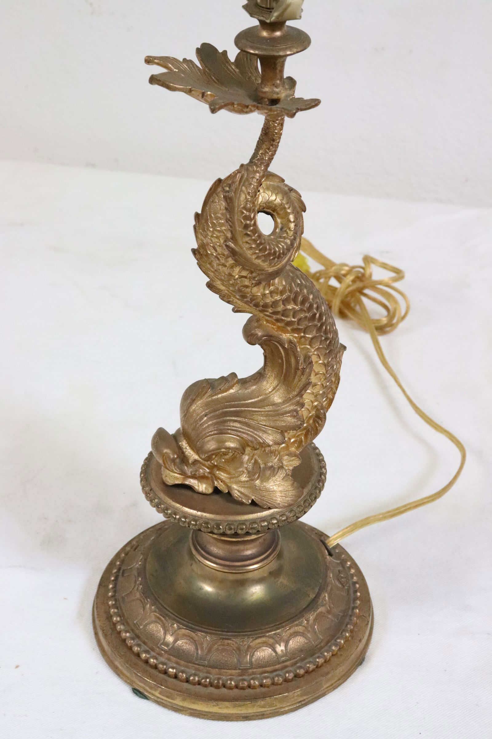 Antique European gilt bronze table lamp (1 of 8)