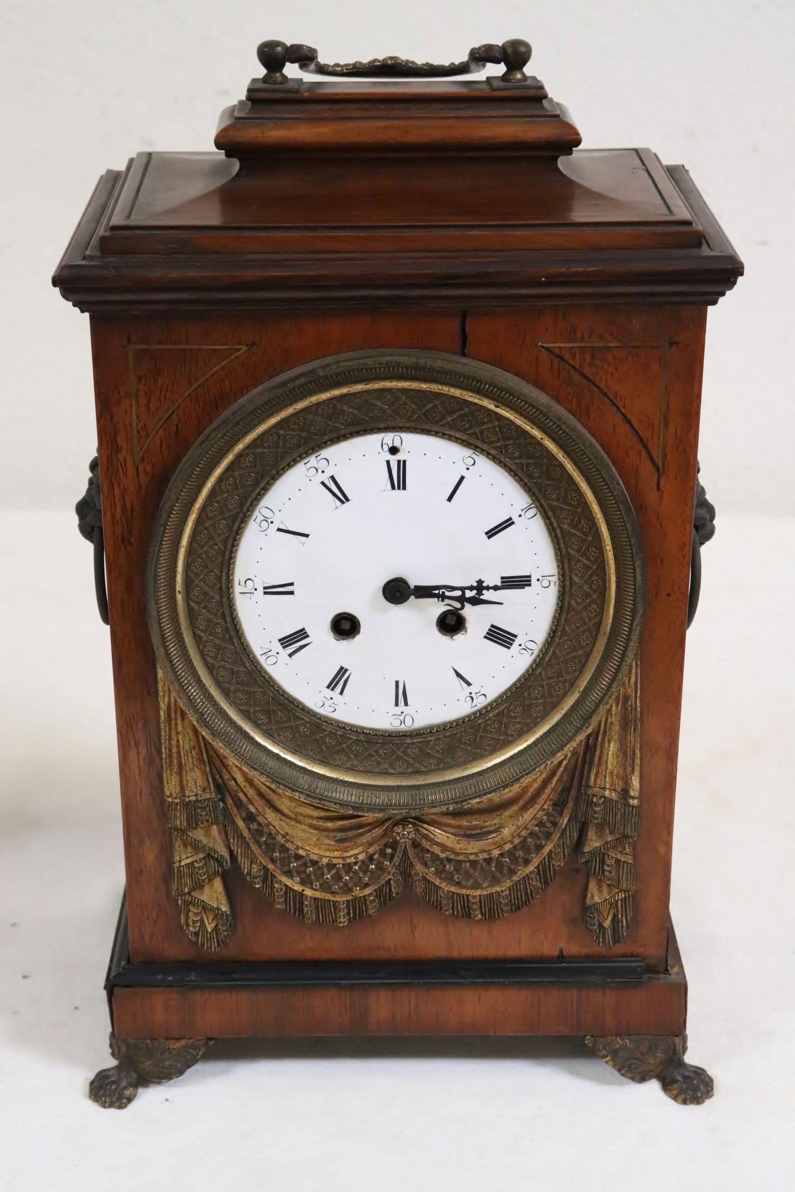 Antique English keywind table clock (1 of 10)