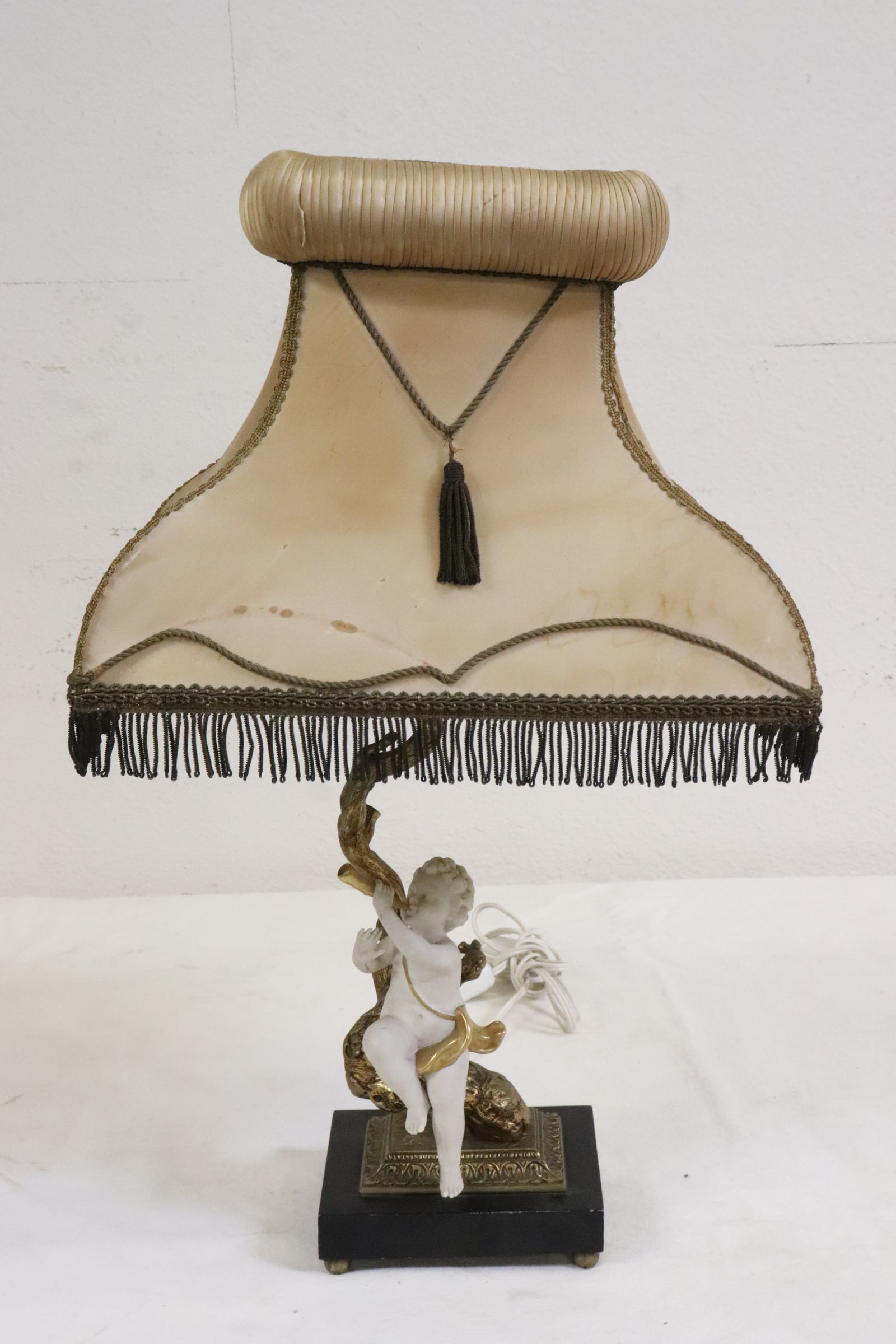 19th century European bronze table lamp (1 of 9)