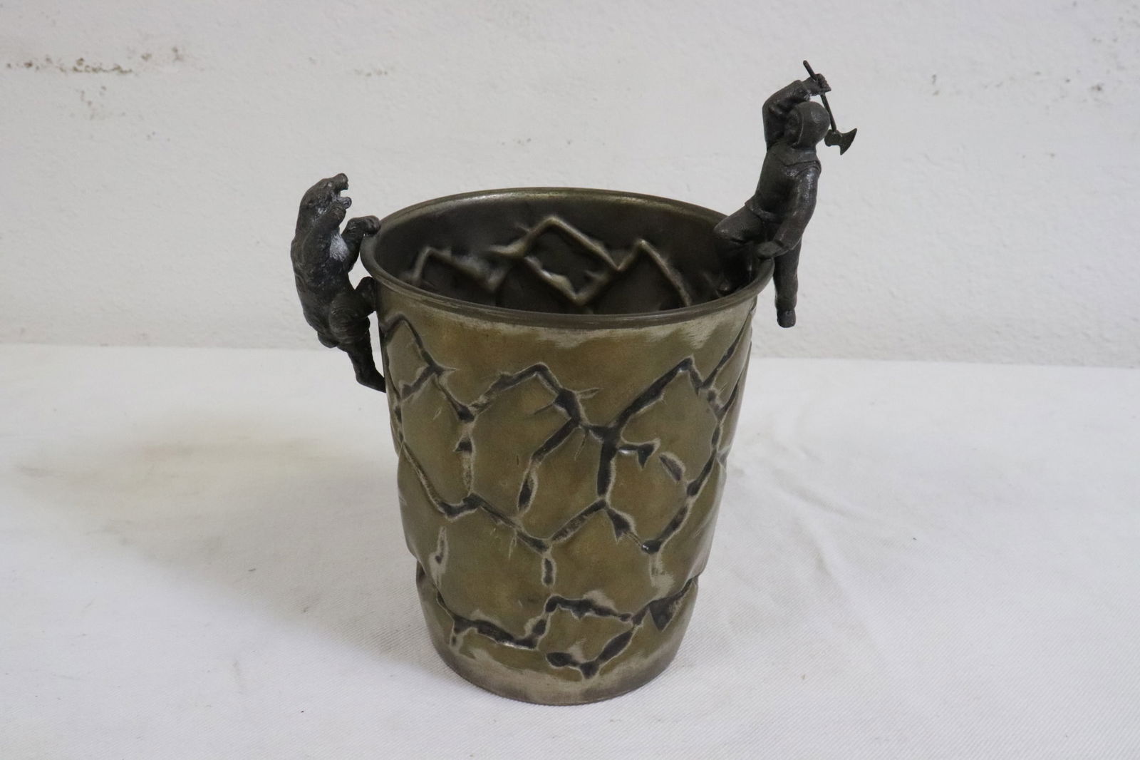 Antique silverplate ice bucket (1 of 9)