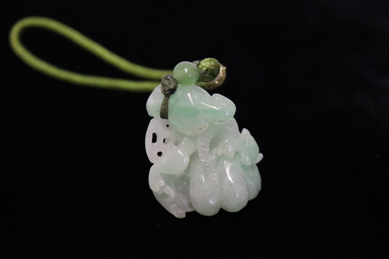Fine Chinese jadeite carved ornament (1 of 7)