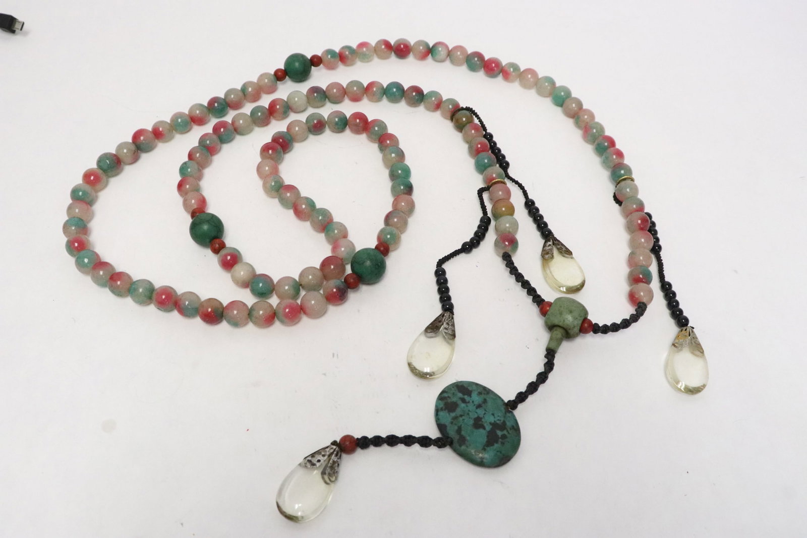 A long necklace: A long necklace, 61"L