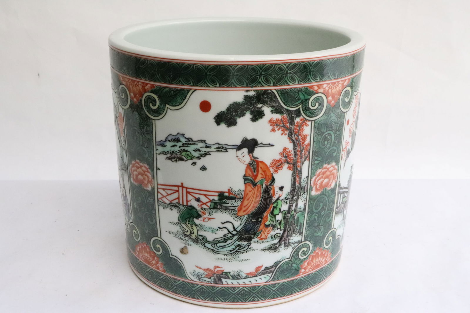 Large Chinese famille rose brush holder (1 of 8)