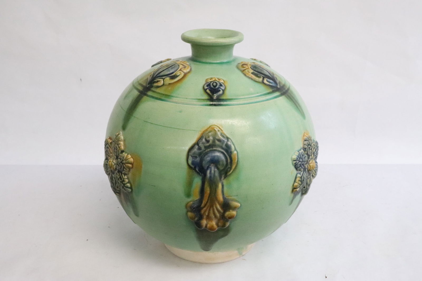 Chinese sancai earthenware jar (1 of 9)
