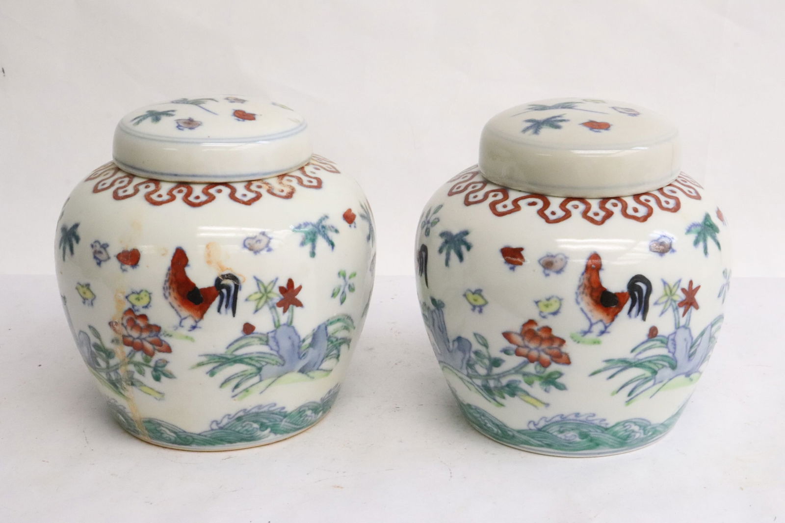 2 wucai porcelain tea caddies (1 of 8)