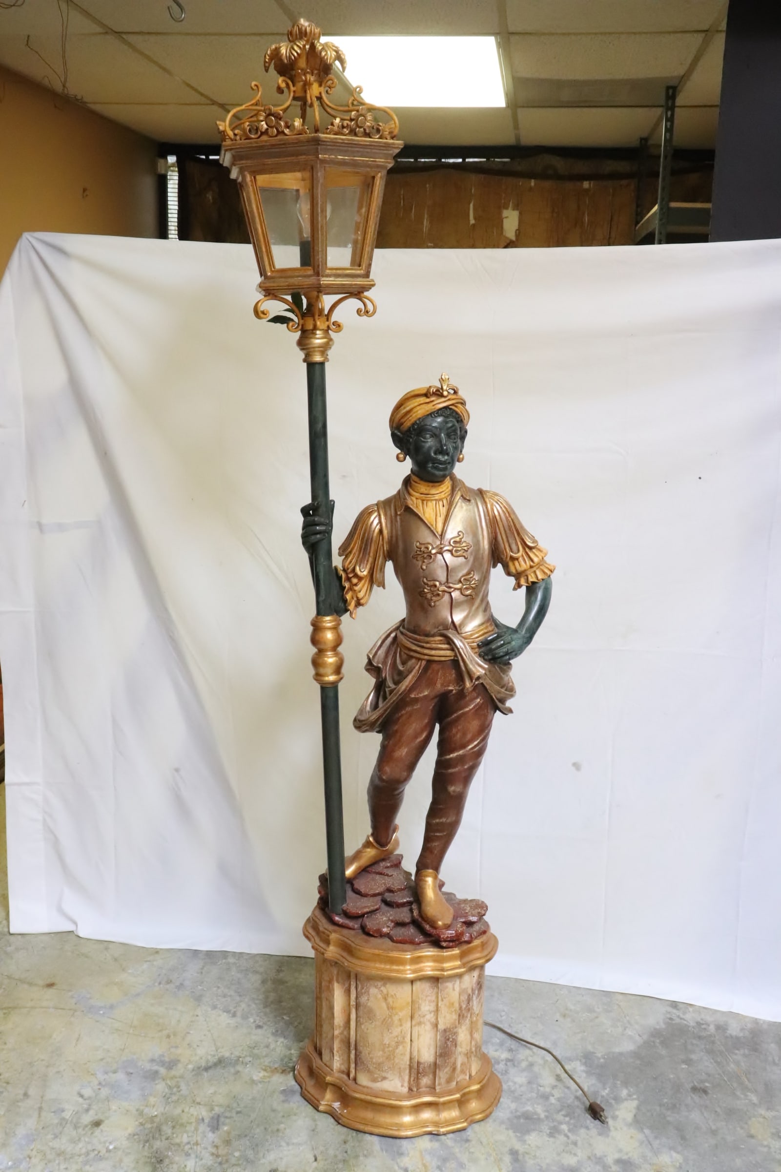 European Venetian style giltwood floor lamp (1 of 13)