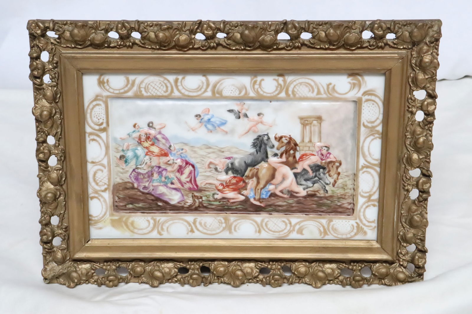 A 19th century capodimonte wall plaque (1 of 6)