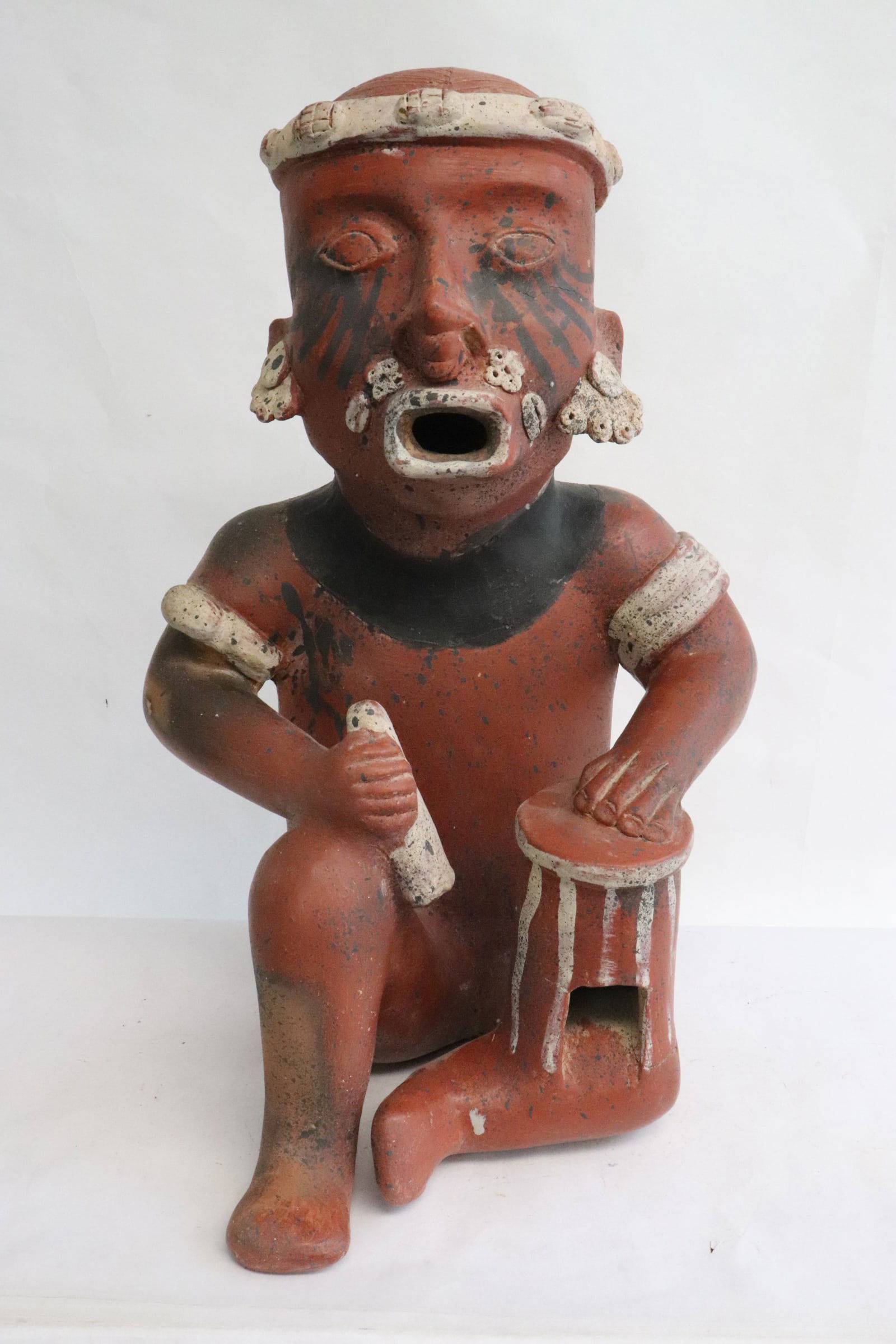 Large pre-Columbian style pottery figure (1 of 8)