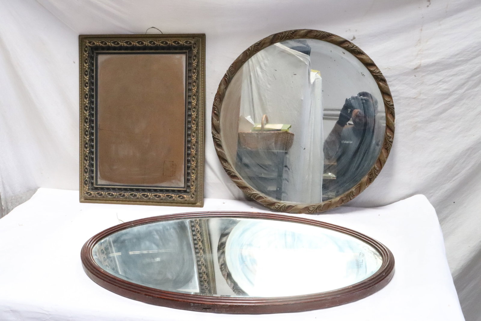 3 wall mirrors: 3 wall mirrors, 25.6"x19.4" - 37.8"x21.8"