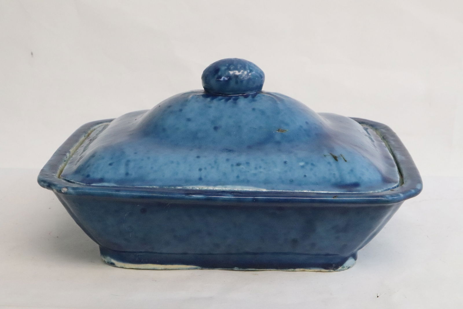 Chinese 19th c. export blue glazed porcelain tureen (1 of 8)